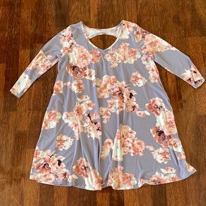 Red Dress Boutique Floral Dress with Small Back Cut out NWOT